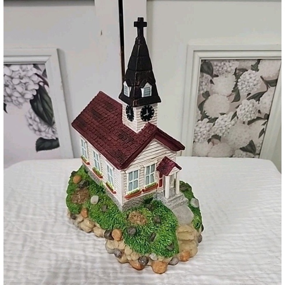 Vintage 9"x8"x5" Church Village Building Music Figurine, Plays Amazing Grace